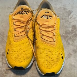 Nike Air 270 Men's Shoes in Bright Yellow